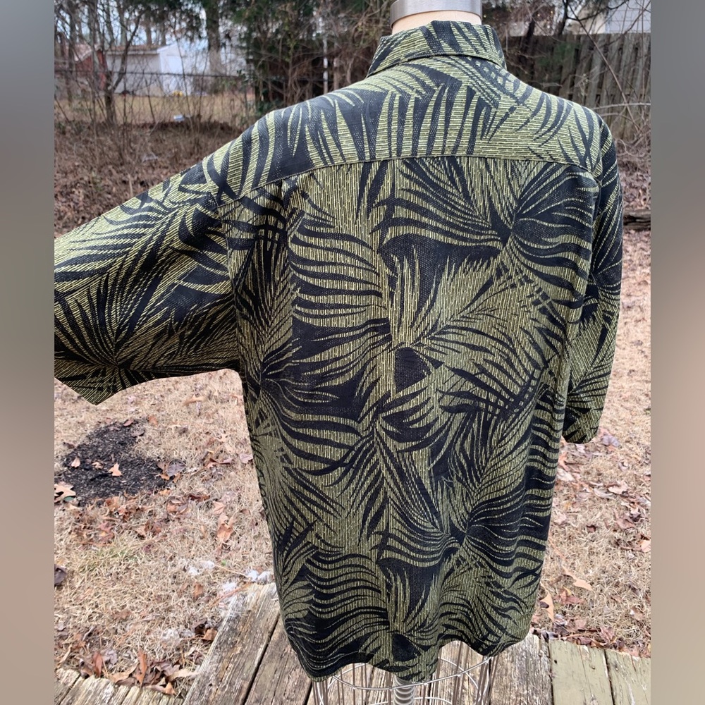 Silk Palm Leaf Hawaiian Button-Up Shirt - Picture 15 of 16